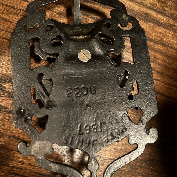 Antique Match Safe Cast Iron Urn Matchstick Holder. Wall Mount. Jan 15 1867 - Picture 5 of 5